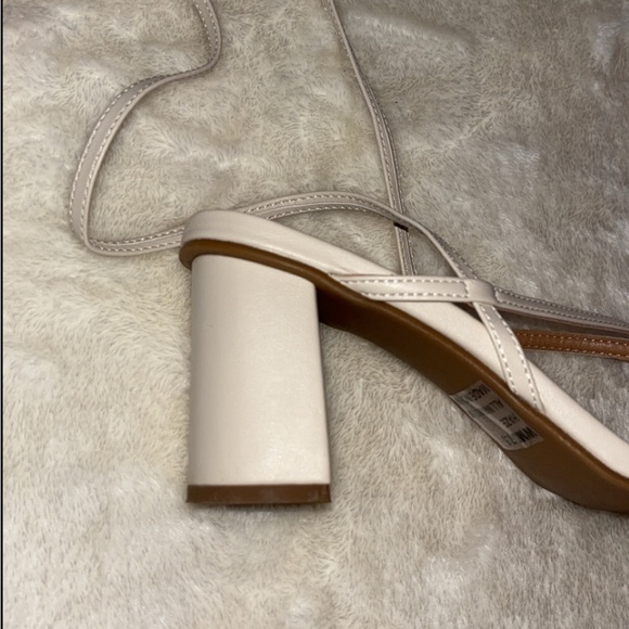 DV Dolce Vita Haze Strappy Lace-Up Block-Heel Sandals - Picture 5 of 14